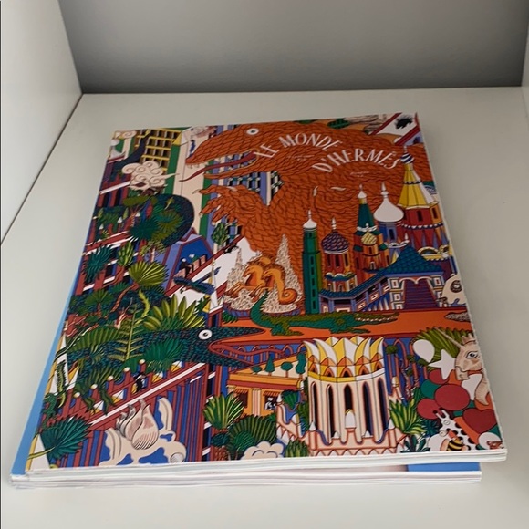 HERMES MAGAZINE COFFEE TABLE DECOR - Picture 5 of 5